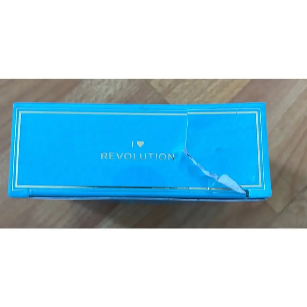 Disney Aladdin Jasmine Makeup Revolution‎ highlighter new sealed in box 0.24oz